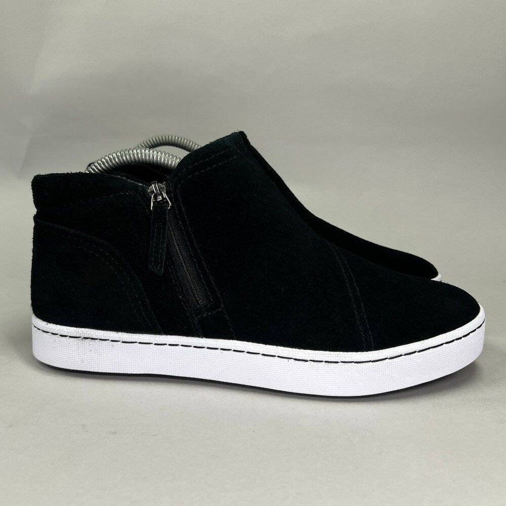 Clarks Women's Size 8.5 Pawley Adwin Black Suede Sneakers